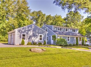 68 Skyview Dr, Stamford, CT 06902