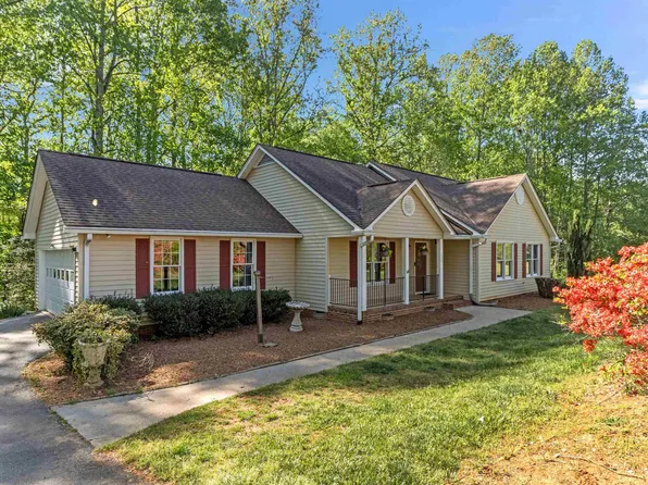 222 Pine Meadow Dr, Travelers Rest, SC 29690