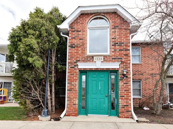 (undisclosed Address), Lake In The Hills, IL 60156