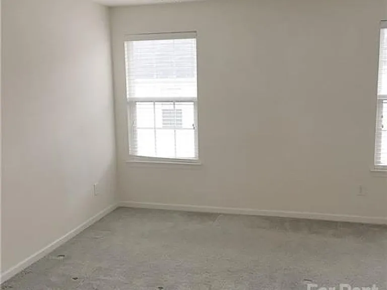 7749 Jackson Pond Dr — Photo 5