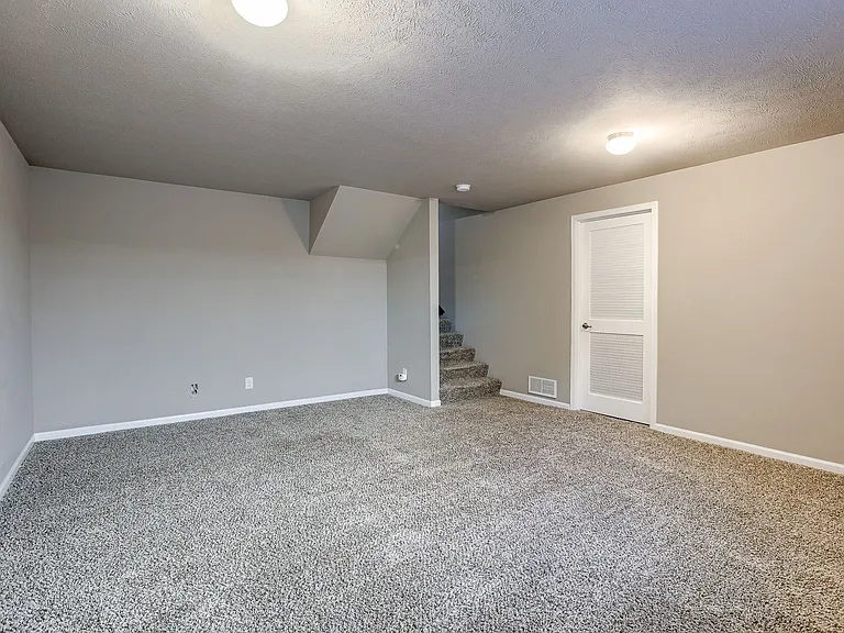 18812 Birch Ave — Photo 11