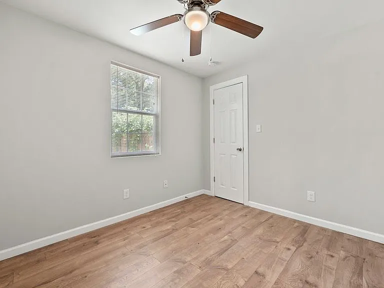 1312 E 52nd St #B — Photo 13