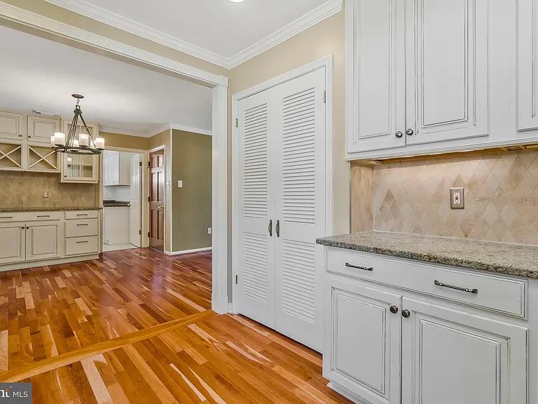 304 Patrick St SW — Photo 36