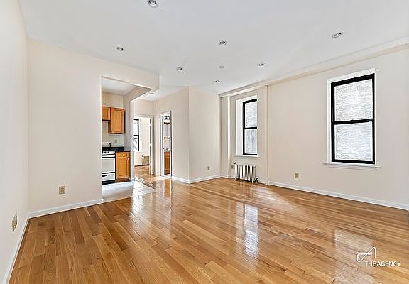2nd image of 169 Mulberry St APT 2