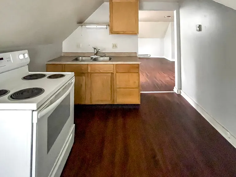 815 W University Ave — Photo 6