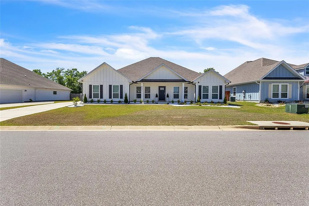 Building Photo - 5531 Blake Ln