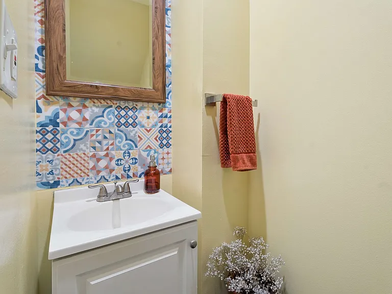 386 Berean Ave SE — Photo 9