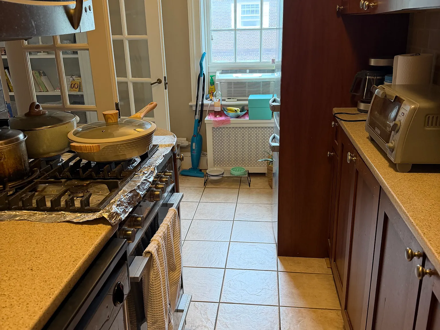 2 bed, 800 sqft, $3,300 — Photo 2