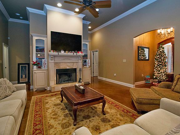 4th image of 1034 Cline Dr