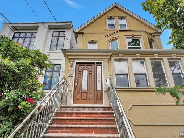 35 Hilliard Ave, Edgewater, NJ 07020