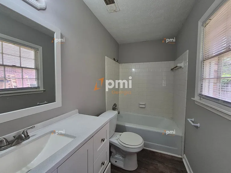 808 Wilson Cir SW — Photo 10