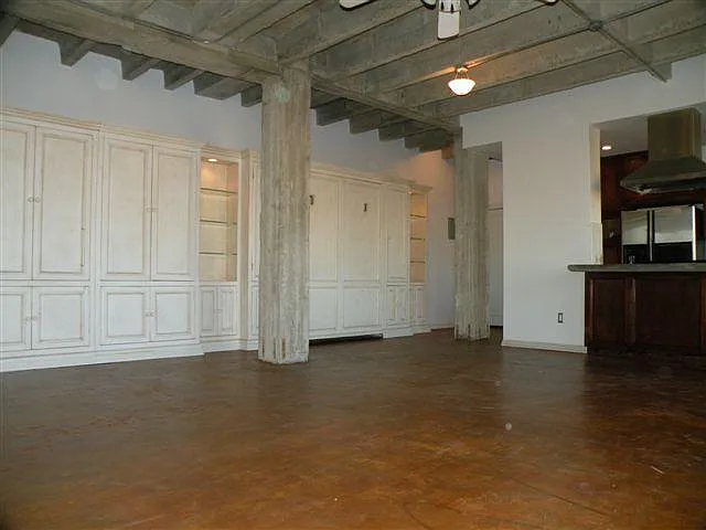 Studio, 782 sqft, $1,950 — Photo 3