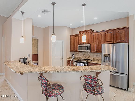5th image of 2680 COUNTRY CLUB Boulevard