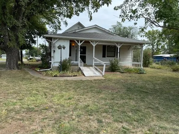 724 N 13th St, Fredonia, KS 66736