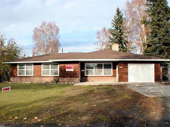 1st image of 1584 Hilton Ave