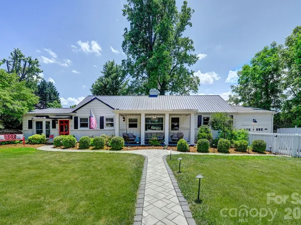 32 Central Ave, Weaverville, NC 28787