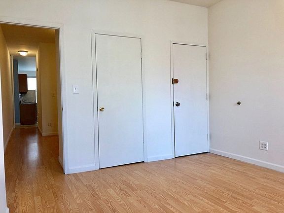 3rd image of 223 Franklin St APT 2L