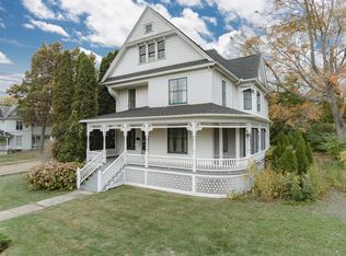 123 Lincoln Way, Dixon, IL 61021