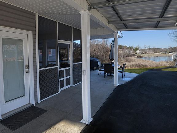 2nd image of 9 Breezeway Bay