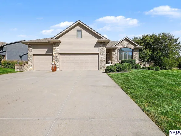 1815 S 181st St, Omaha, NE 68130