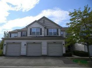 3163 Falling Waters Ln, Lindenhurst, IL 60046