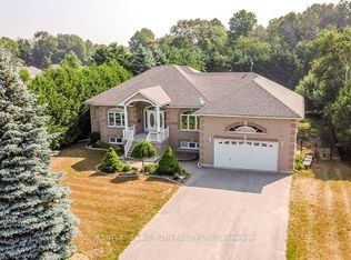 35 Club Ct, Wasaga Beach, ON L9Z1M4