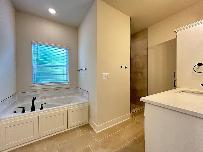 27 Shropshire Dr — Photo 14