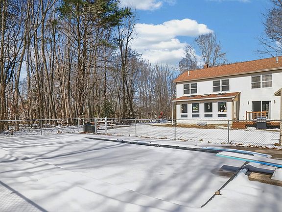 5th image of 35 Oak Ridge Drive