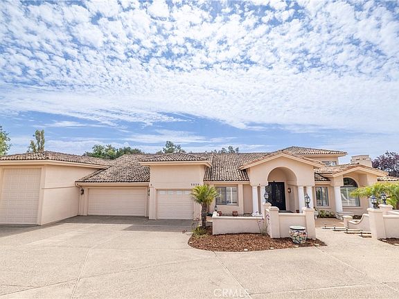 2nd image of 5939 Oakhill Dr