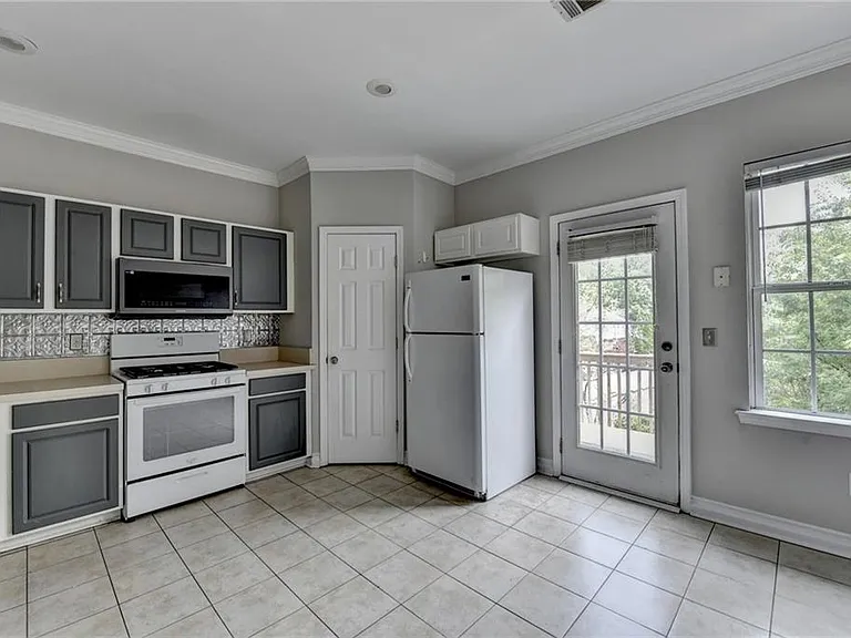 3187 Mill Springs Cir — Photo 9