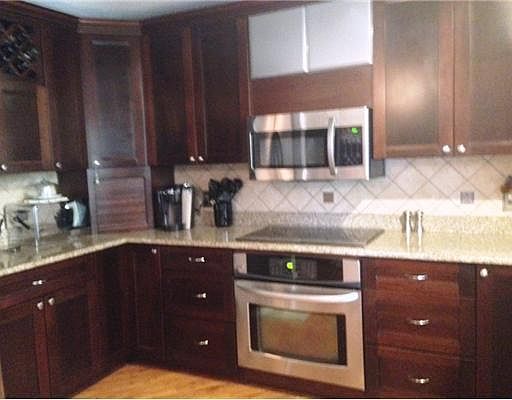 3rd image of 1904 Arcadian Cres