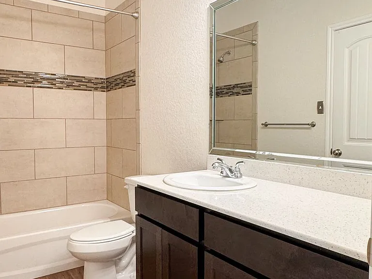 5108 Red Rose Xing — Photo 9