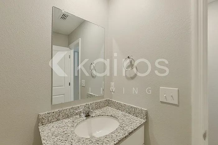 8833 N Vienna Dr — Photo 13