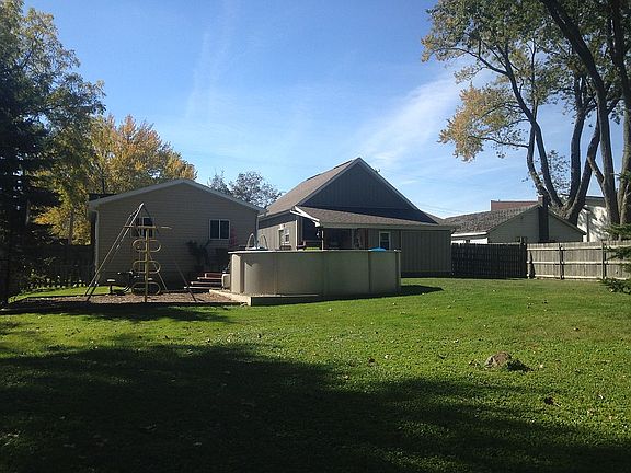 5th image of 47 Willow St