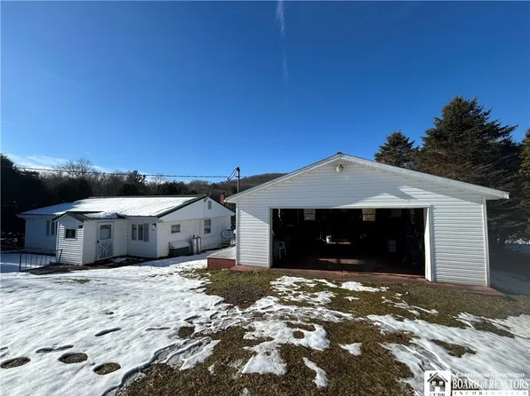 2555 Bowen Rd, Kennedy, NY 14747