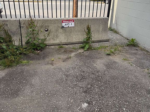 4th image of 22302 McIntosh Ave #1