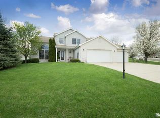 2203 W Broadland Dr, Dunlap, IL 61525