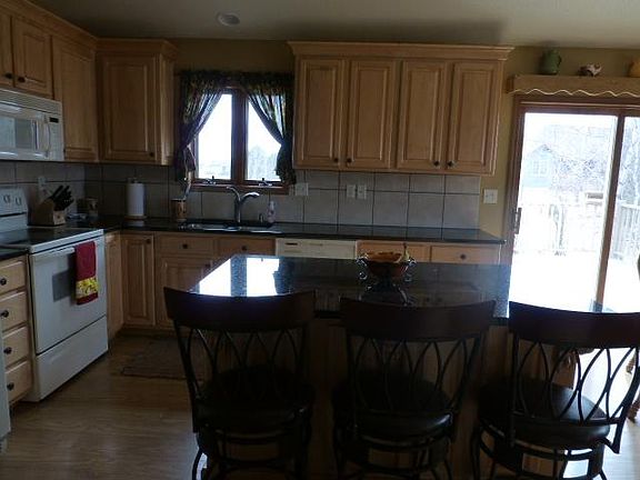 3rd image of 1331 218th Ave