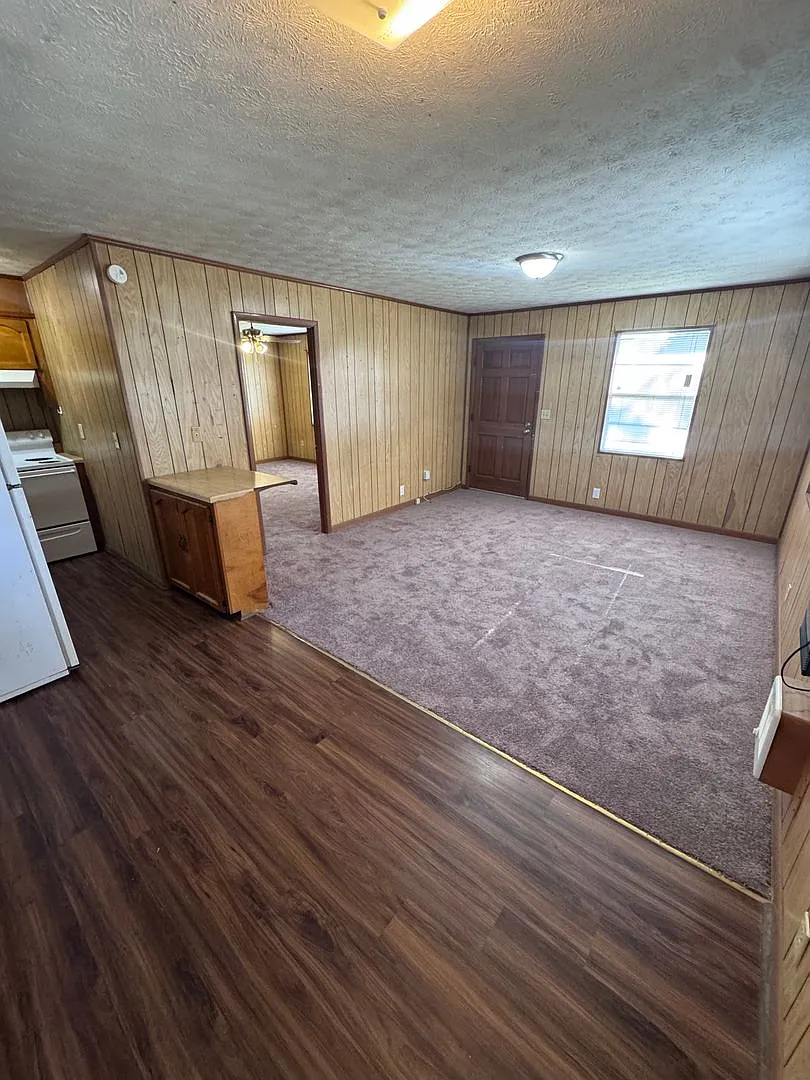 Thomas- 212 — Photo 3