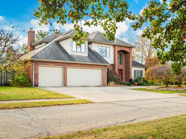 929 Redwing Dr, Columbus, IN 47203