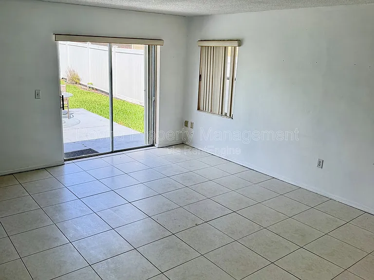 1501 Chevington Ct — Photo 13