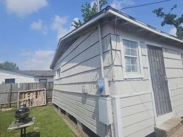 6909 Kittridge St, Houston, TX 77028