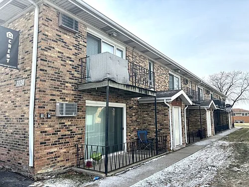 7712 S Harlem Ave #1C Photo 1