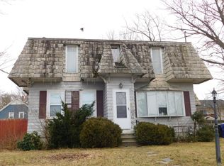 17 Parker Ave, East Providence, RI 02914