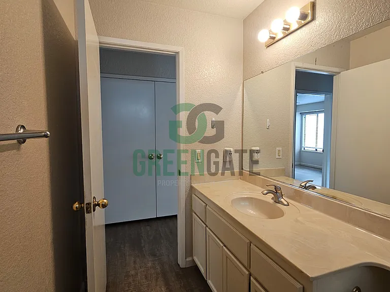 1108 Cedar Creek Dr #1 — Photo 28