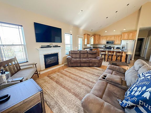 3rd image of 35 Mesa Ranch Rd