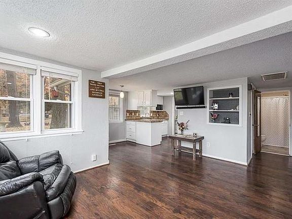 3rd image of 2683 N Peterson Dr