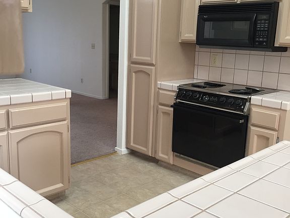 4th image of 1380 E Salem Ave