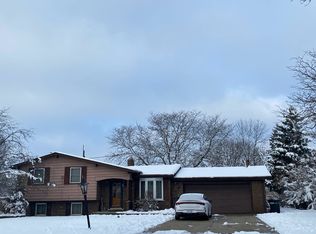 47945 Forbes Dr, Chesterfield, MI 48047