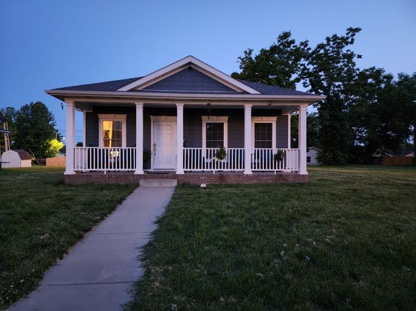 225 Waggoner Ave